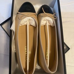 Chanel beige Lembskin Cap Toe Ballerina Flats size 41